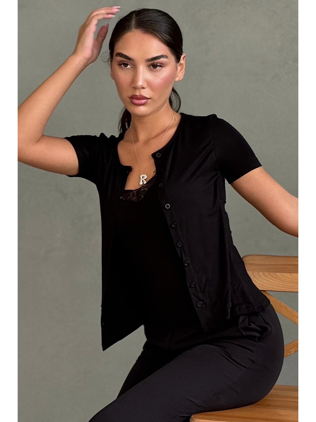 Siyah Dantel Detaylı Slim Fit Kısa Kol Kadın Hırka Mg2710-3