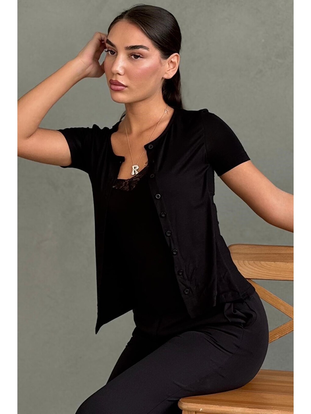 Siyah Dantel Detaylı Slim Fit Kısa Kol Kadın Hırka Mg2710-4