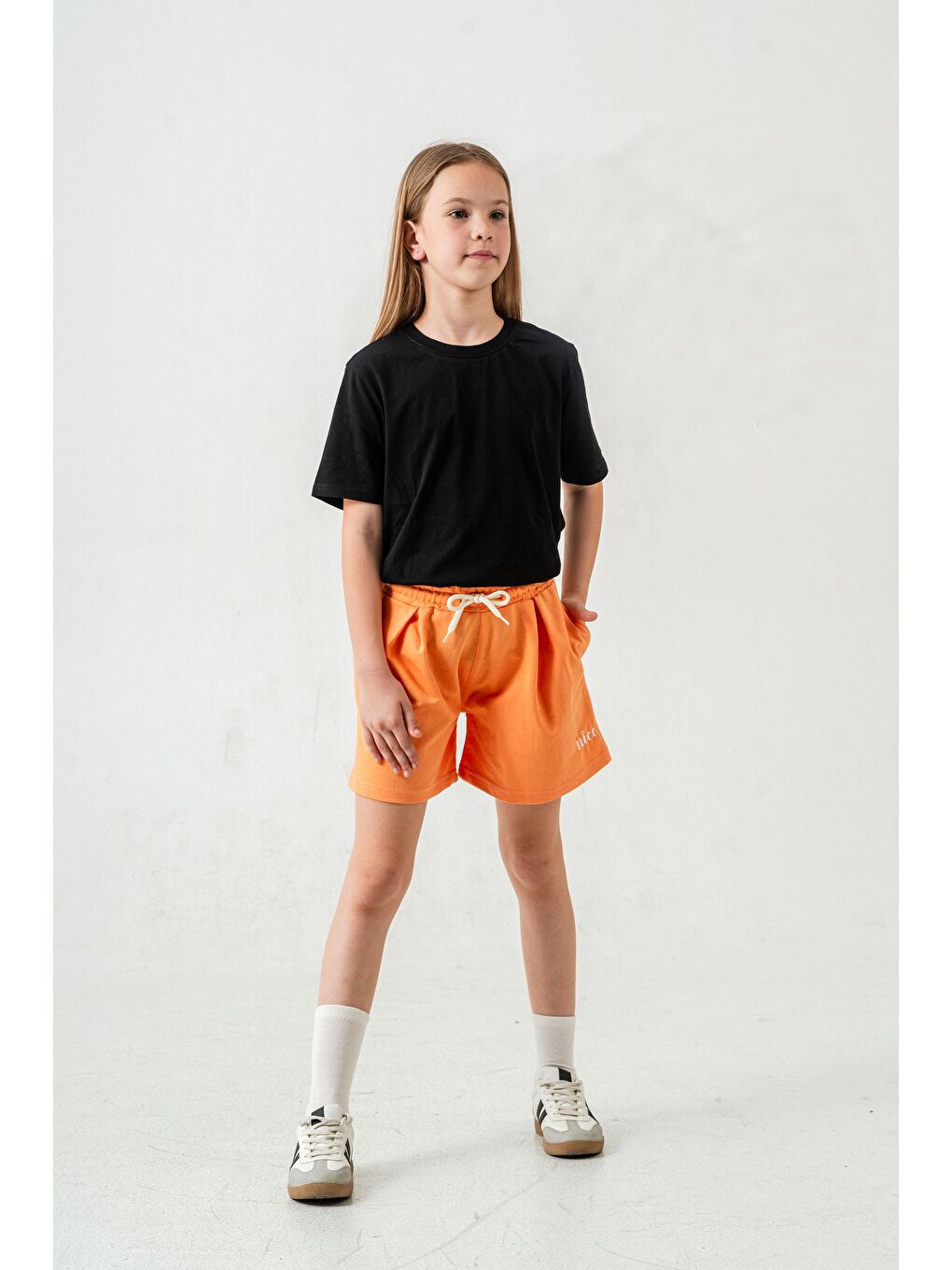 Turuncu Nice Nakışlı Kız Çocuk Şort-1