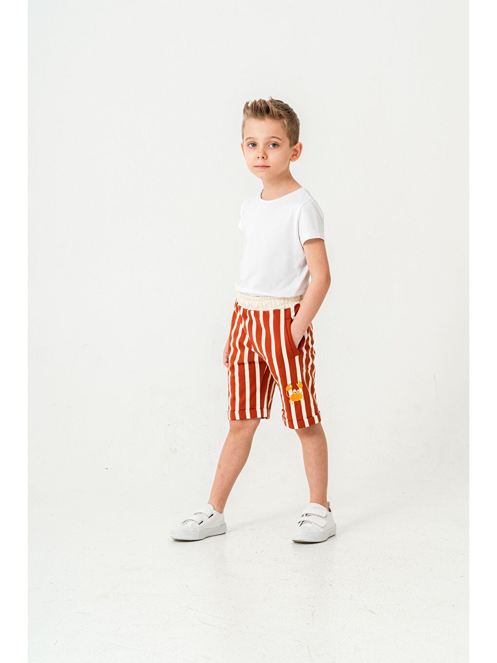Kahverengi Tüm Alan Çizgili Yengeç Baskılı Erkek Çocuk Şort-2