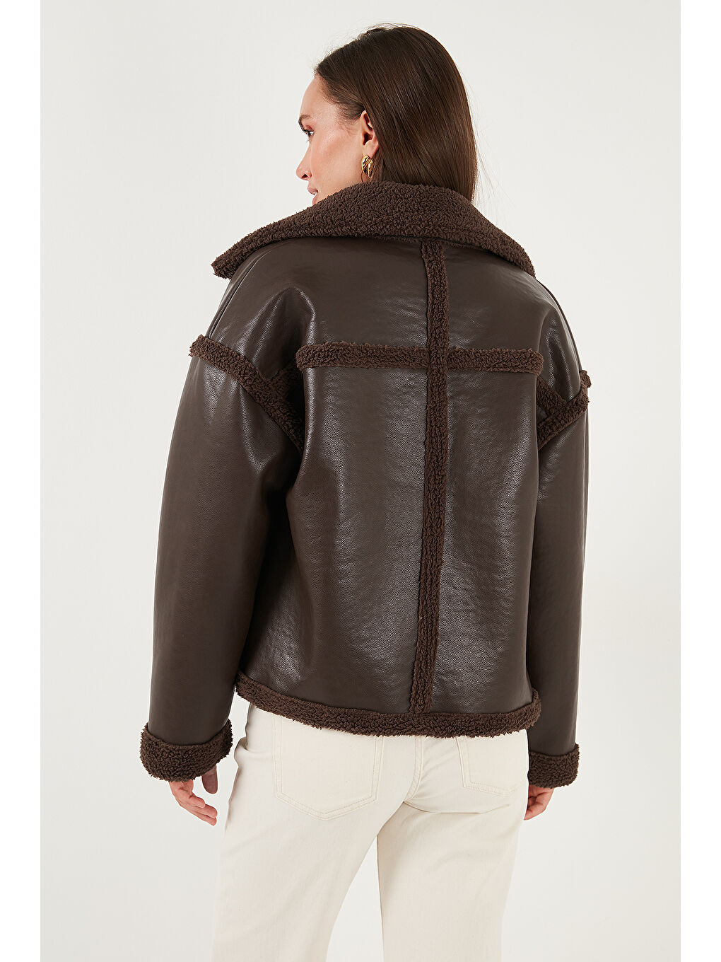 Kahverengi Oversize Kruvaze Yaka Pelüş Detaylı Suni Deri Biker Ceket Mont 6810247-6