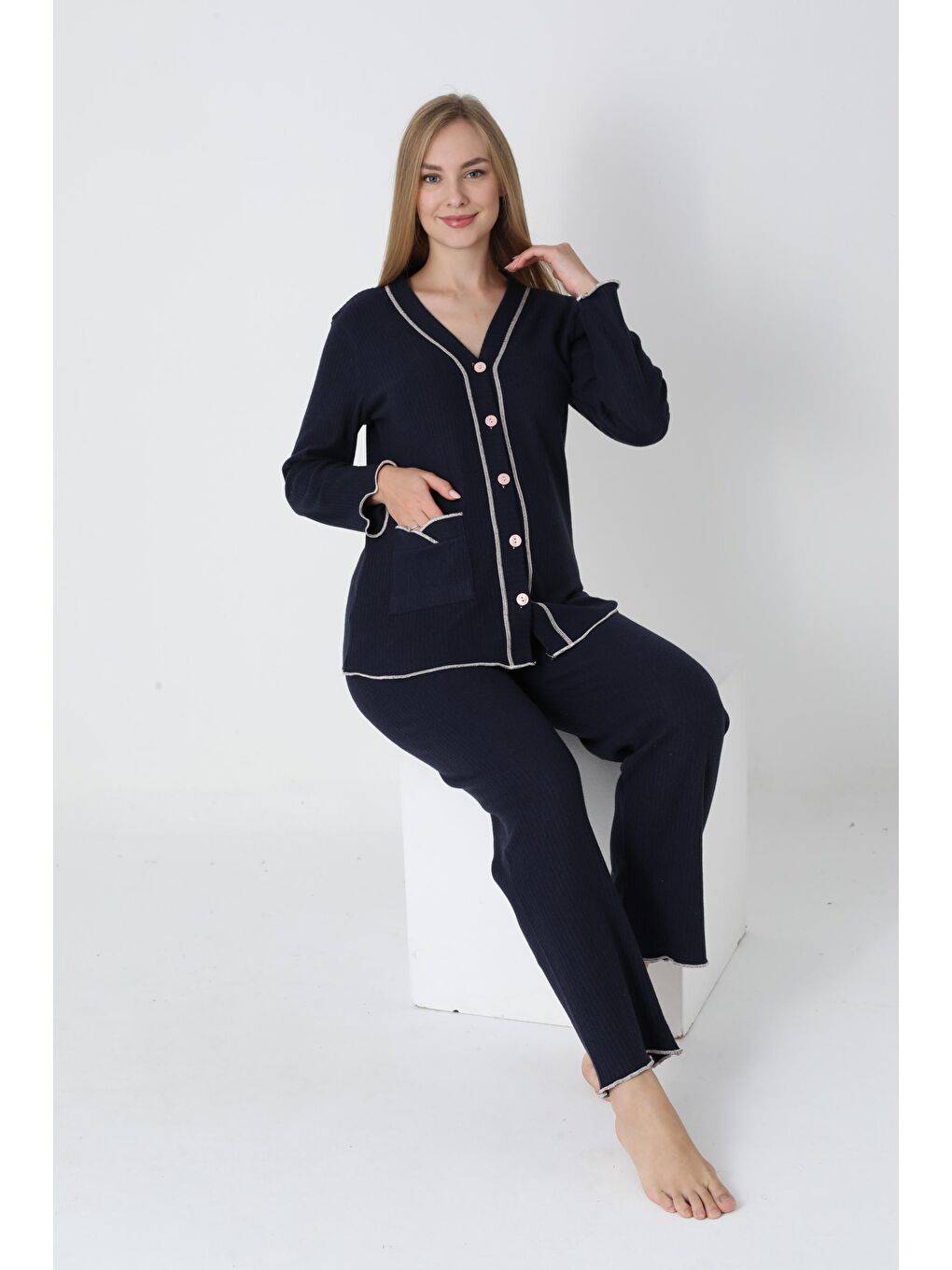 Lacivert Önden Düğmeli Ayarlanabilir Bel Kol ve Paça Fırfır Detaylı Hamile Pijama Takımı