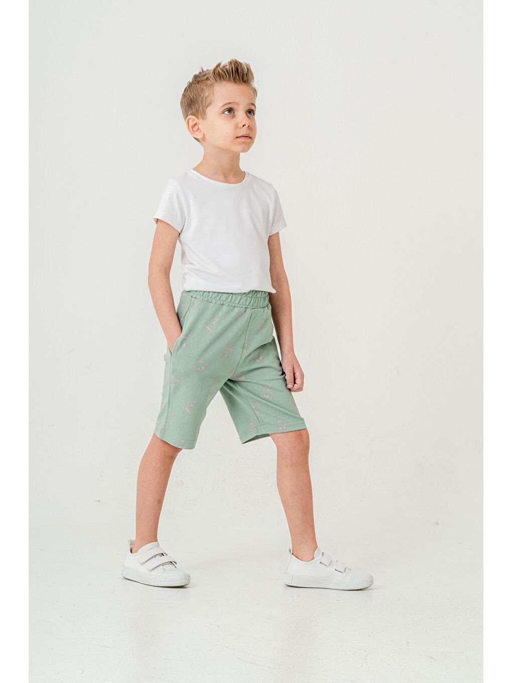 Yeşil Tüm Alan Kedi Baskılı Erkek Çocuk Şort-1
