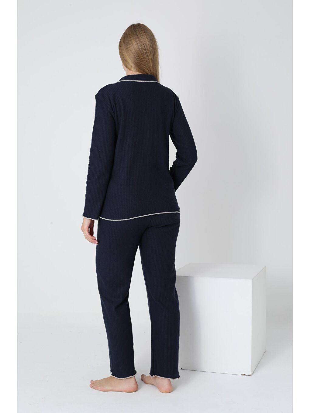 Lacivert Önden Düğmeli Ayarlanabilir Bel Kol ve Paça Fırfır Detaylı Hamile Pijama Takımı-1