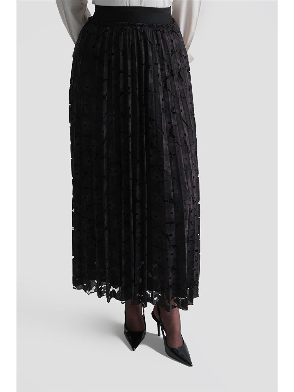 Dantelli Piliseli Etek Siyah-3