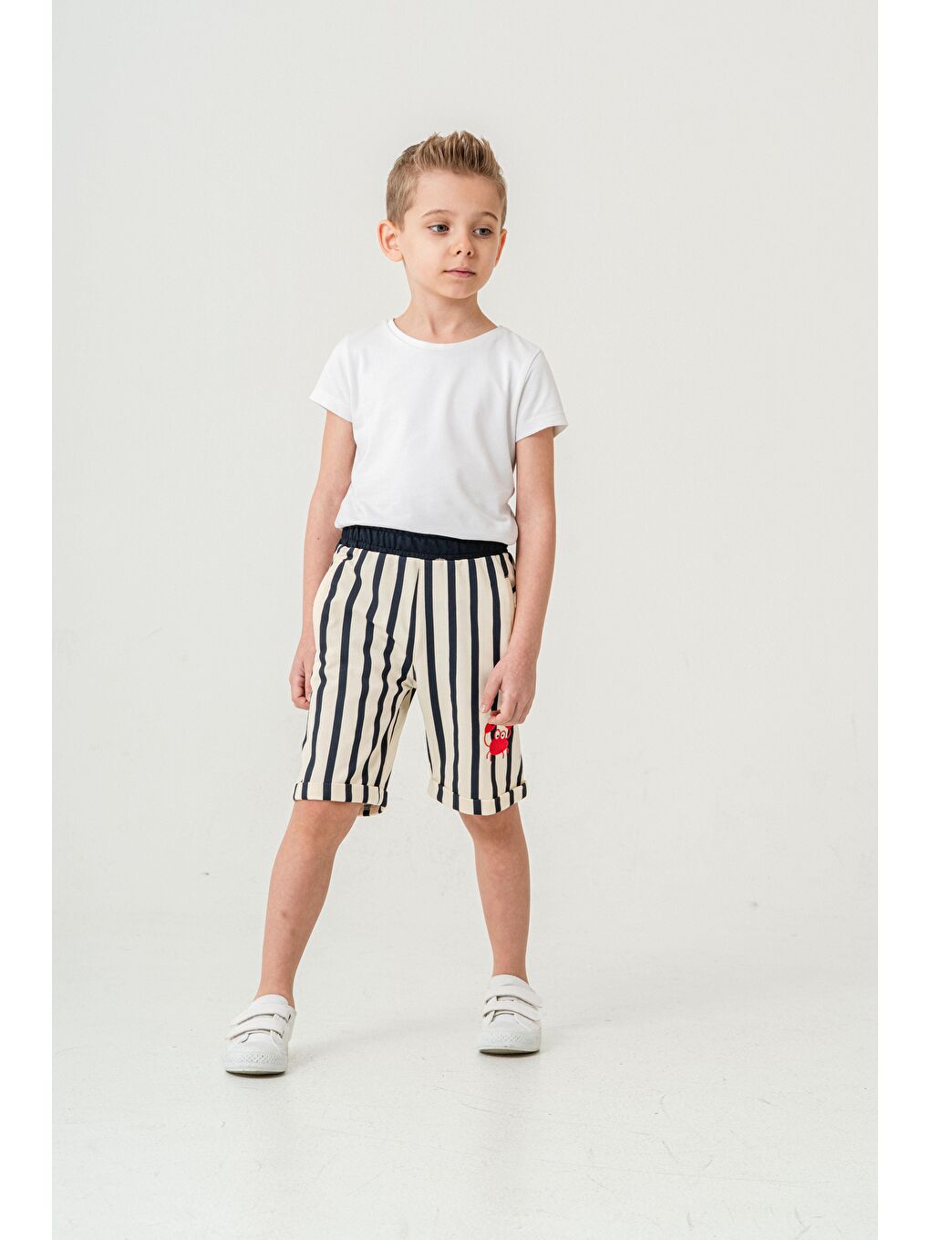 Lacivert Tüm Alan Çizgili Yengeç Baskılı Erkek Çocuk Şort