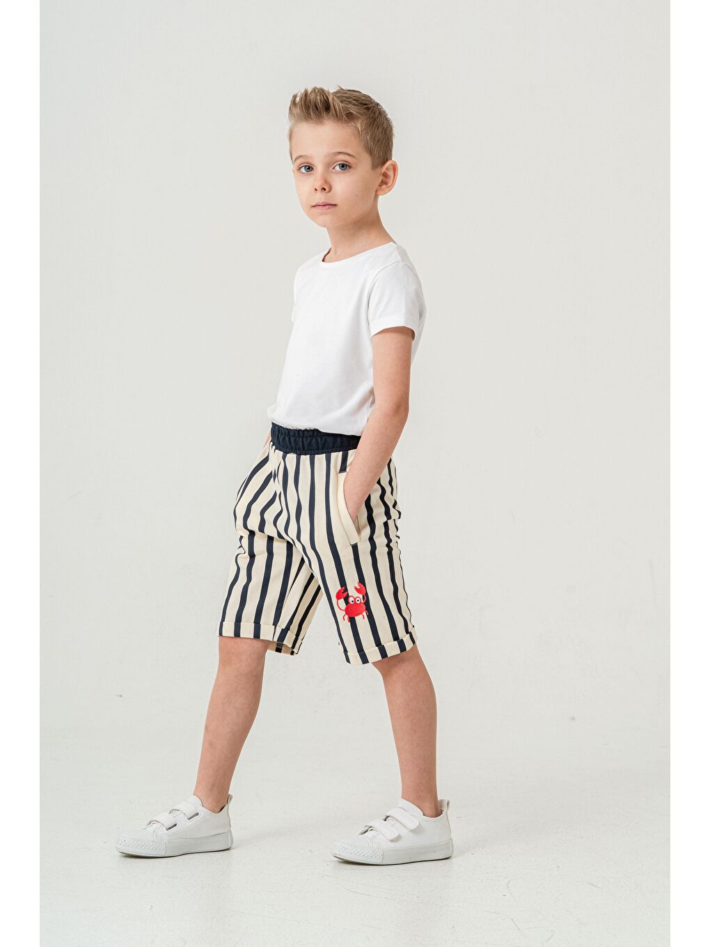 Lacivert Tüm Alan Çizgili Yengeç Baskılı Erkek Çocuk Şort-1