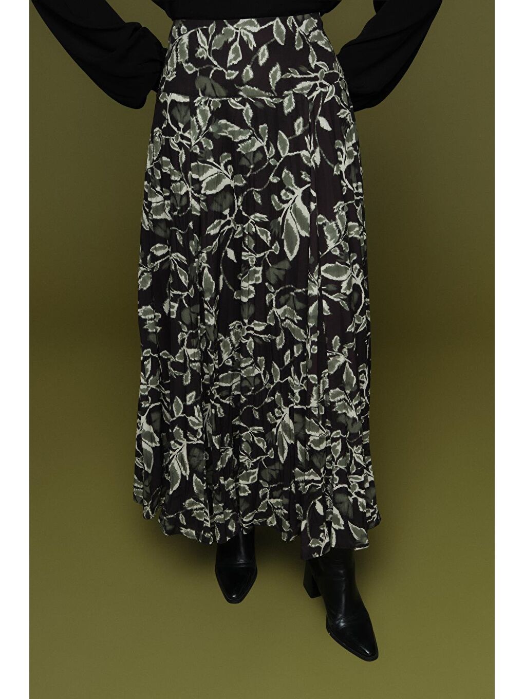 Çiçek Desenli Kırışık Görünümlü Etek Yeşil-3