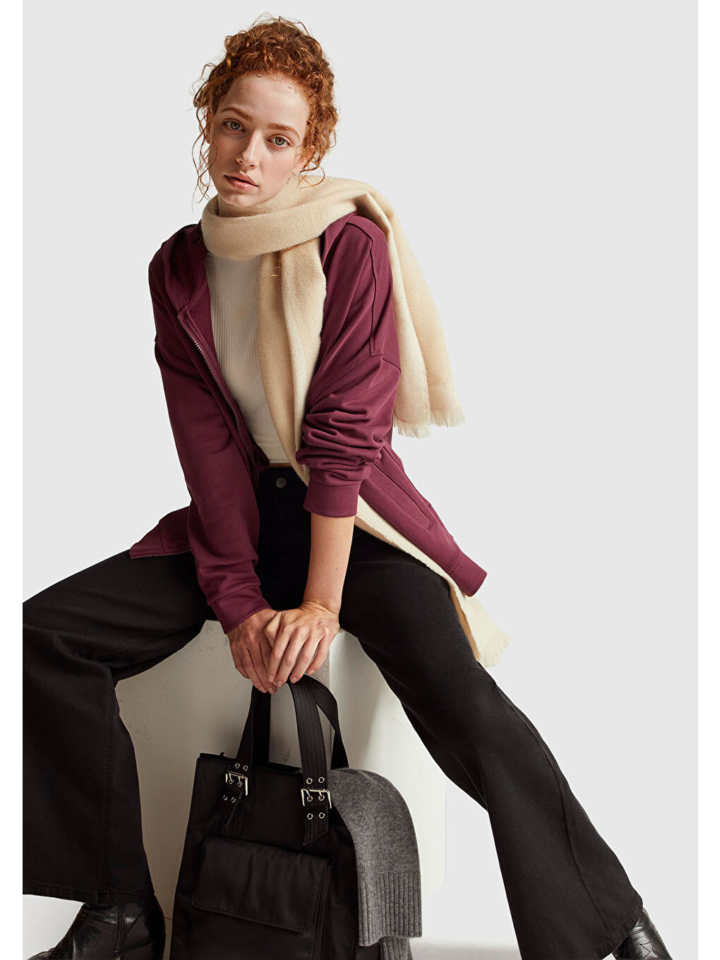 Ekru Kadın Krem Liyosel Karşımlı Yarım Kol Slim Fit Dik Yaka T-Shirt-4