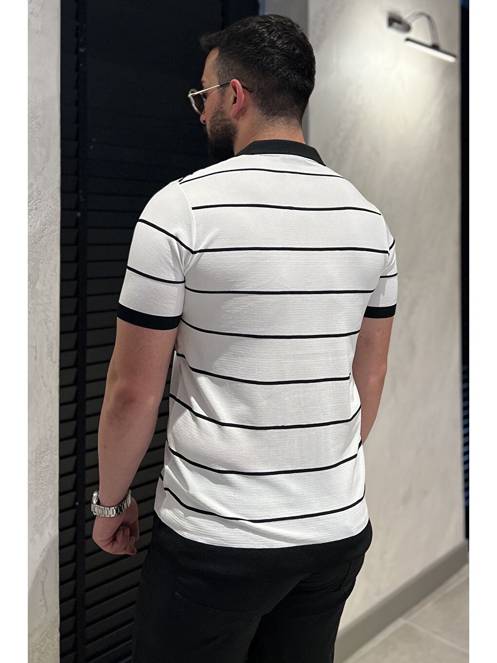 Beyaz Erkek Polo Yaka Yarım Fermuarlı Çizgi Desenli Triko Tişört-2