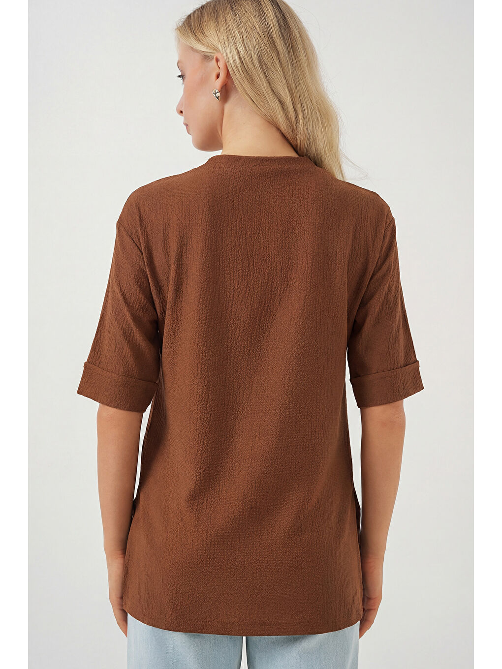 4332 Yanı Yırtmaçlı Örme Tişört - Kahverengi-2