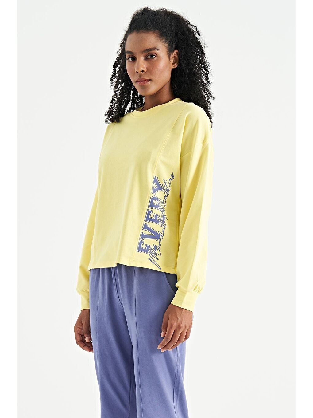 Veryperi Limon Sarısı Limon Nakış Detaylı Balon Kol Crop Basic Kadın Sweatshirt - 02118 - 2