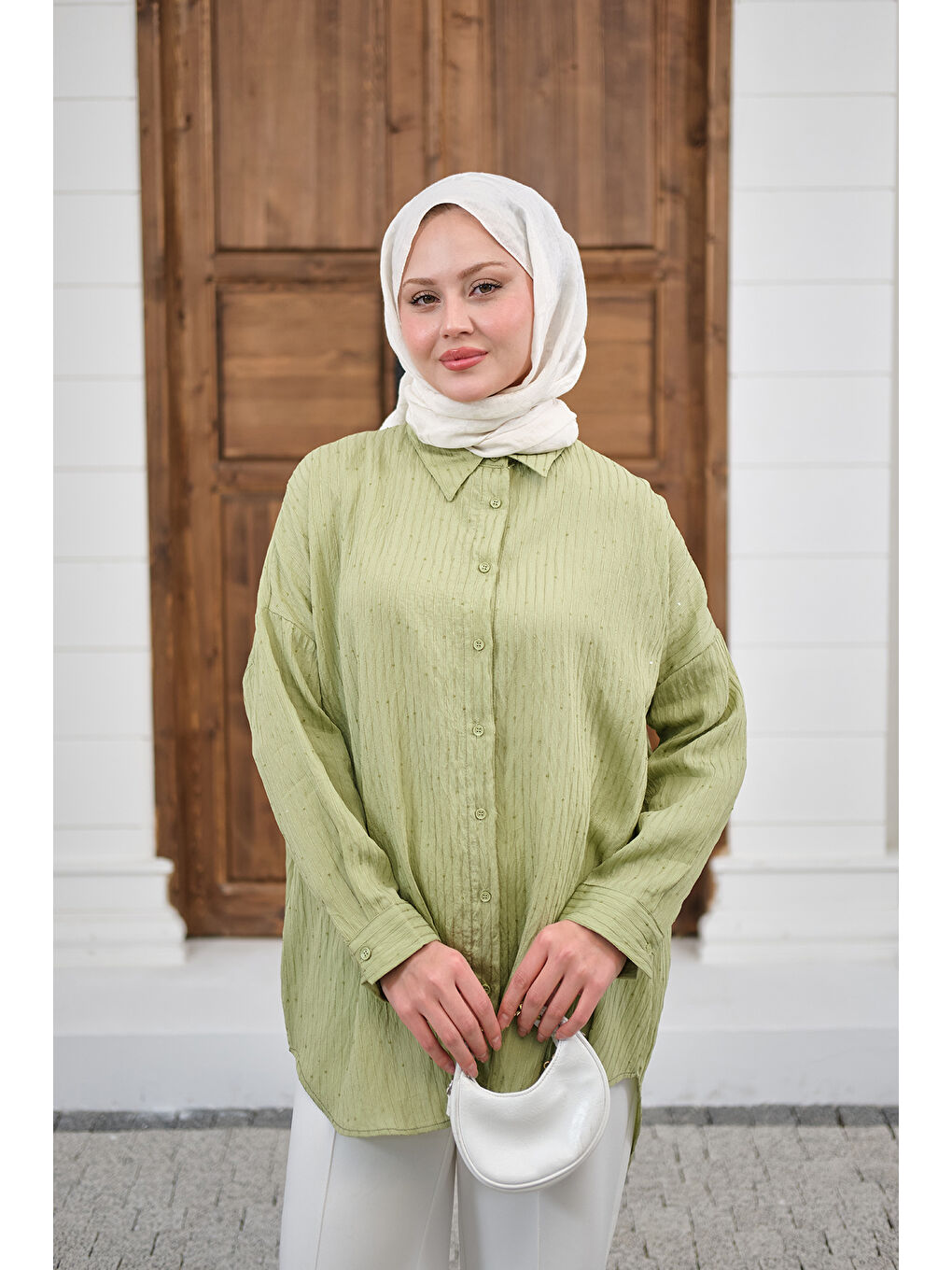 Kadın Pul Detaylı Kendinden Desen Gömlek Fıstık Yeşil-1