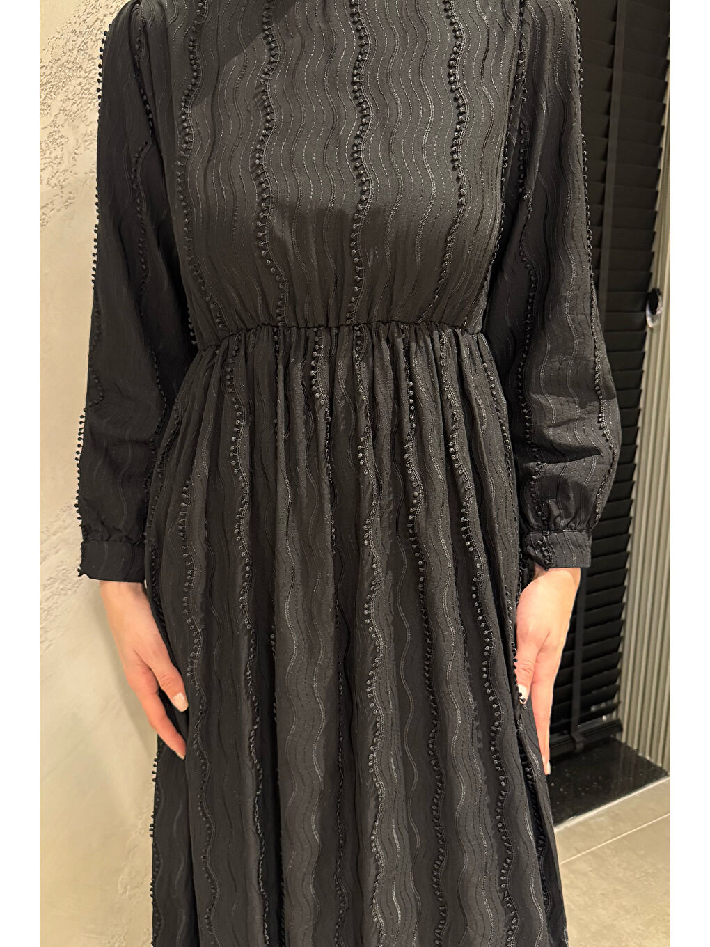 Siyah Kadın Bisiklet Yaka Bilek Bağlamalı Tesettür Fistolu Elbise-4