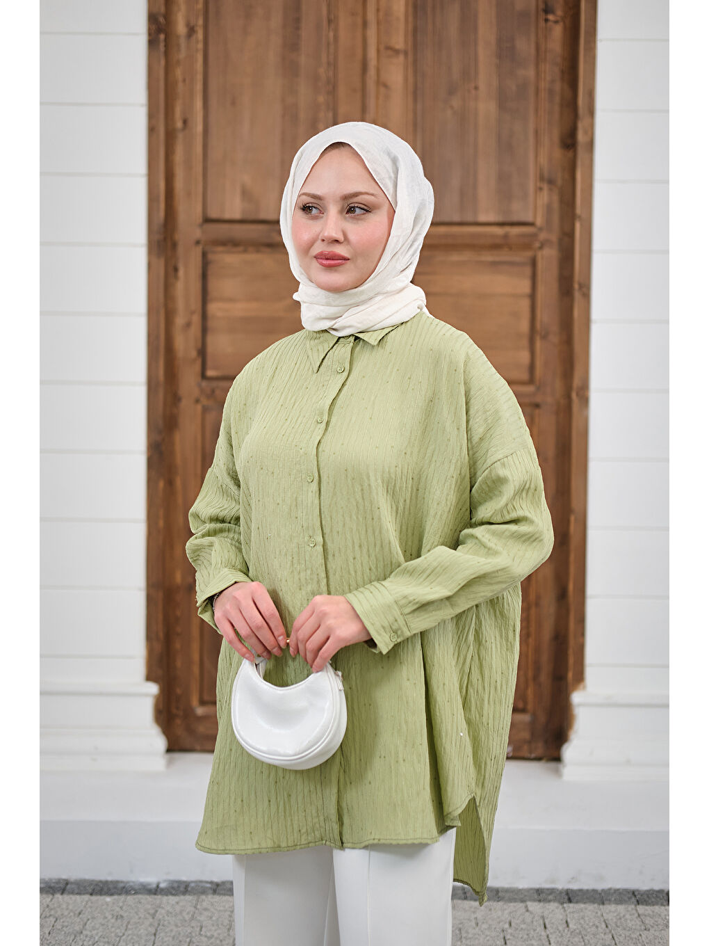 Kadın Pul Detaylı Kendinden Desen Gömlek Fıstık Yeşil-3