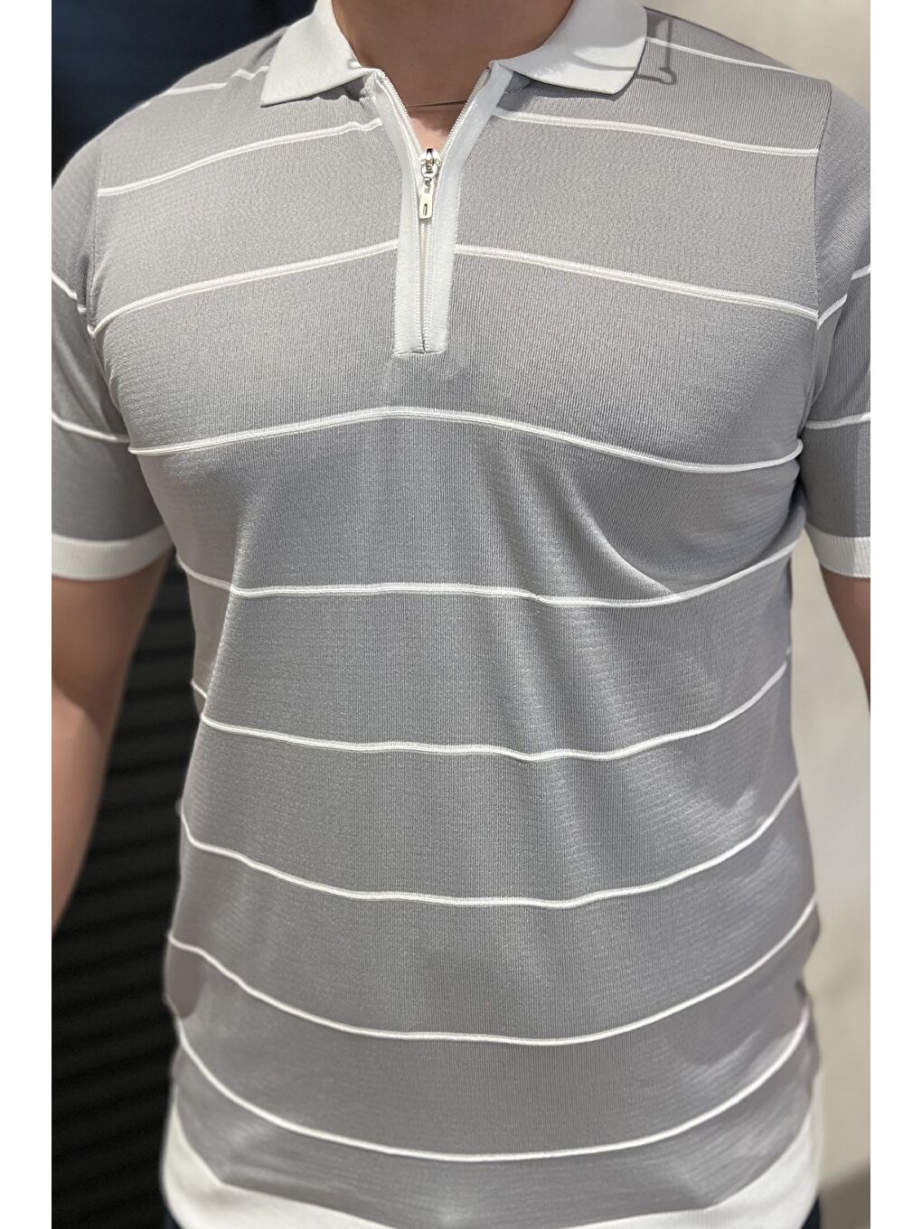 Gri Erkek Polo Yaka Yarım Fermuarlı Çizgi Desenli Triko Tişört-3