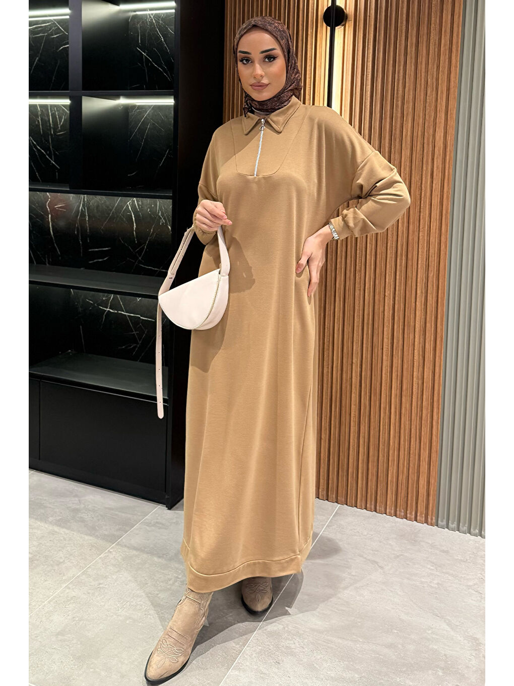 Bej Yarım Fermuarlı Tesettür Elbise