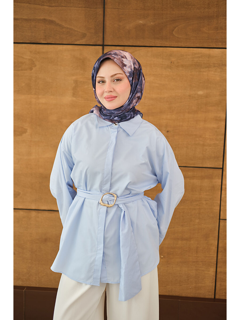 Kadın Toka Detaylı Uzun Kuşaklı Gömlek Bebe Mavi-2