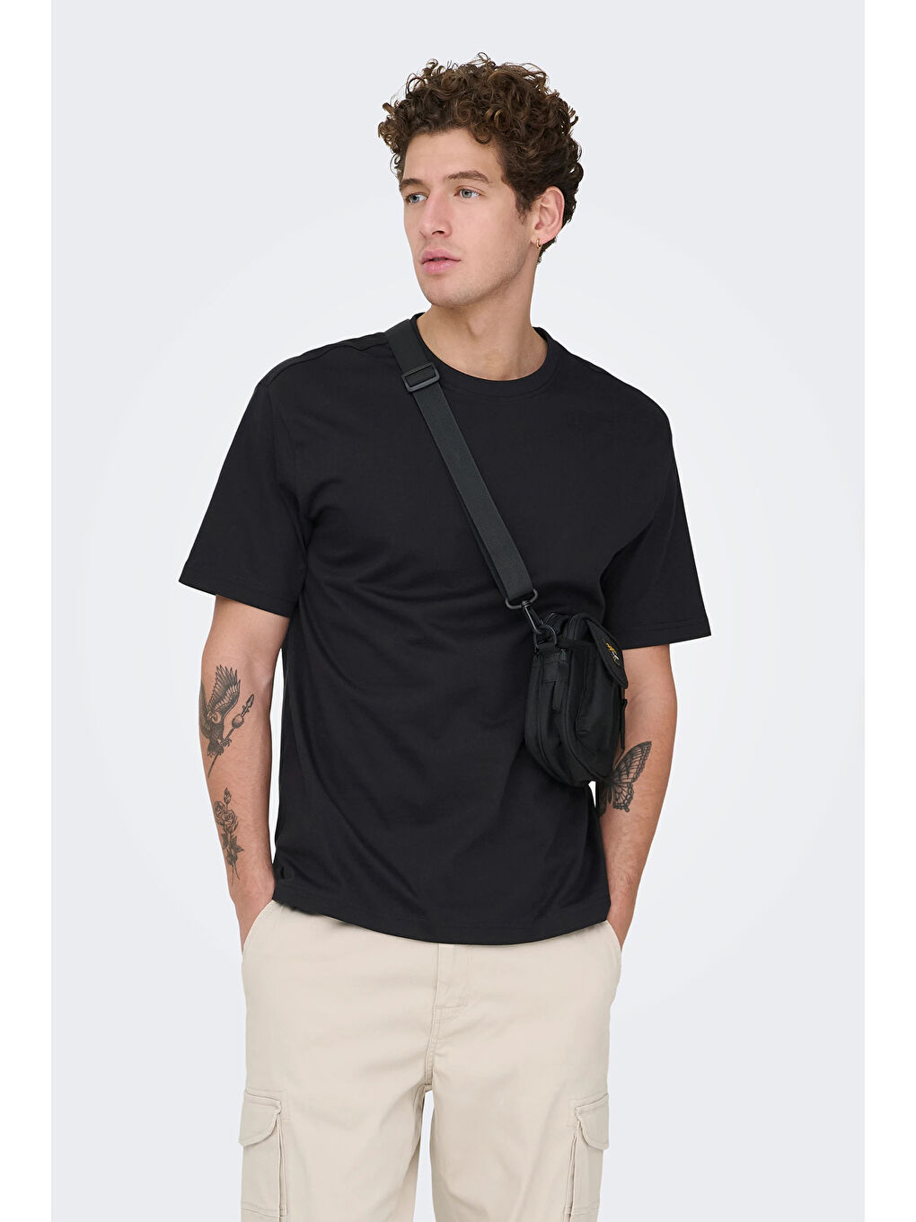 Siyah Onsfred % 100 Pamuk Relaxed Fit Bisiklet Yaka T Shirt 22022532