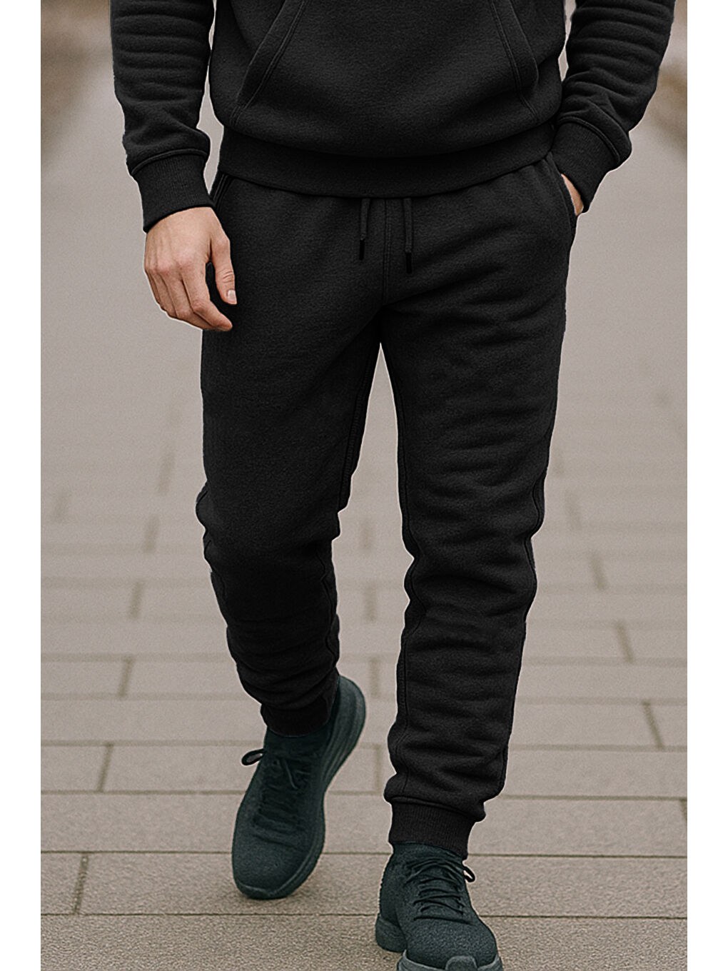 Erkek Paçası ve Beli Lastikli Üç İplik Şardonlu Eşofman Altı 0341 Siyah-1