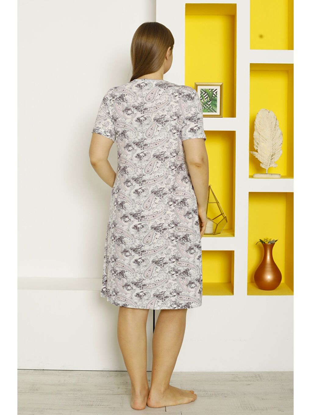 Beyaz Kadın Büyük Beden Desenli Elastanlı Saten Detaylı Ve Dantelli Kısa Kollu Gecelik-4