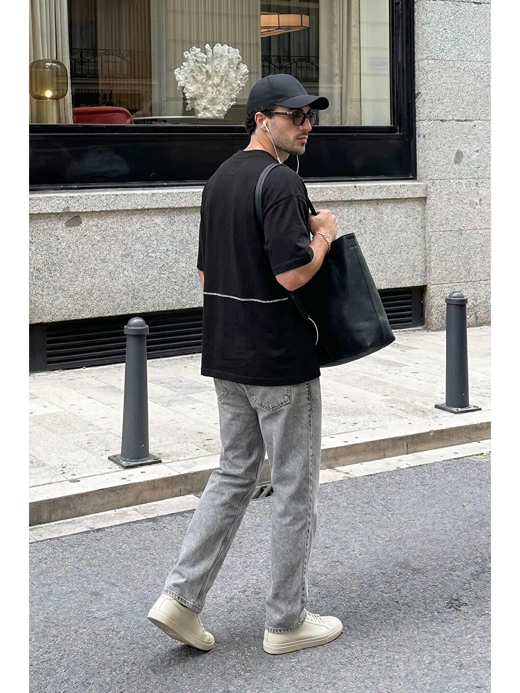 Erkek Oversize Fermuar Detaylı Minimal Nakışlı T-Shirt Siyah-3