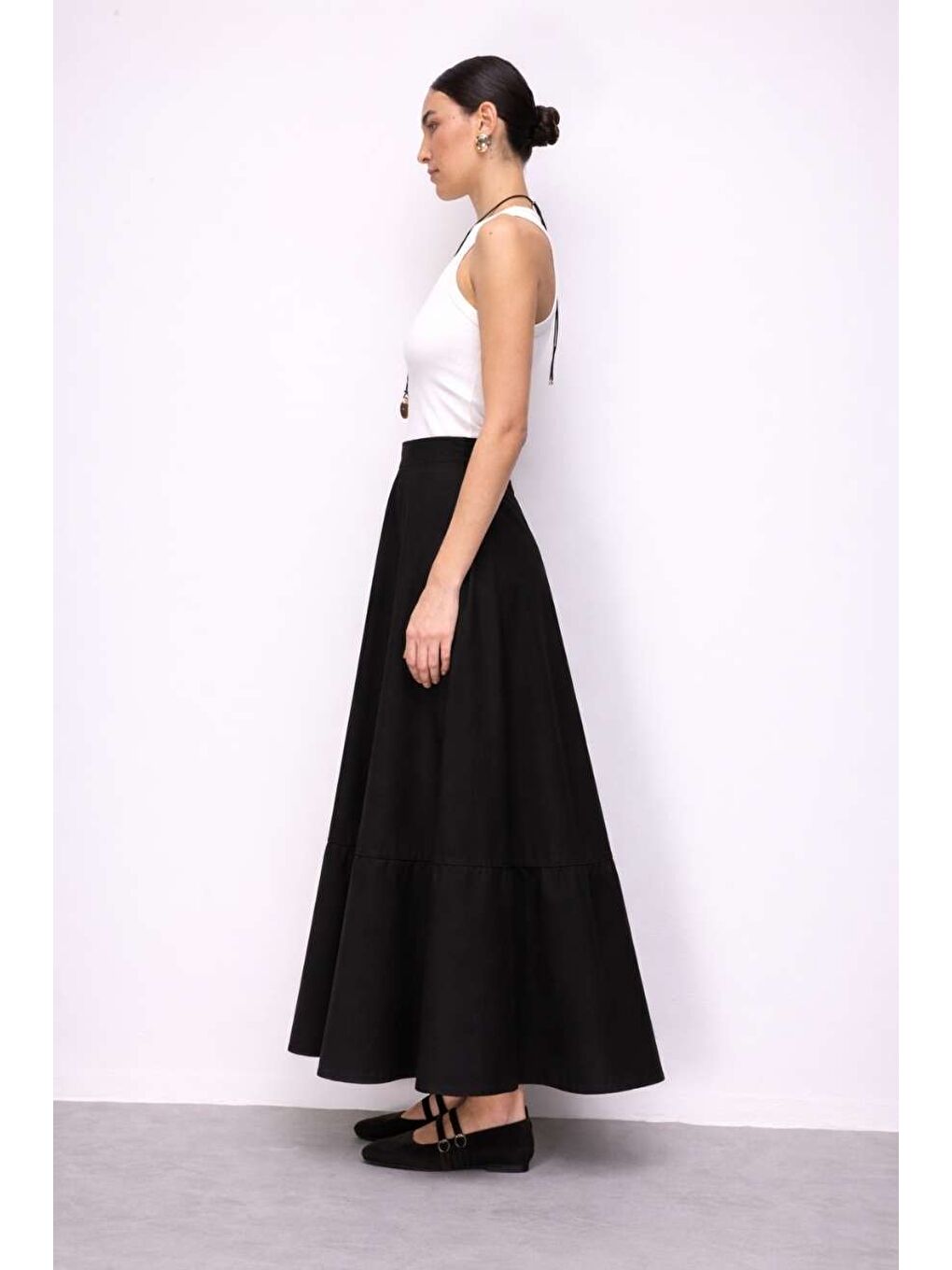 Pamuklu Evaze Volanlı Maksi Siyah Etek-1