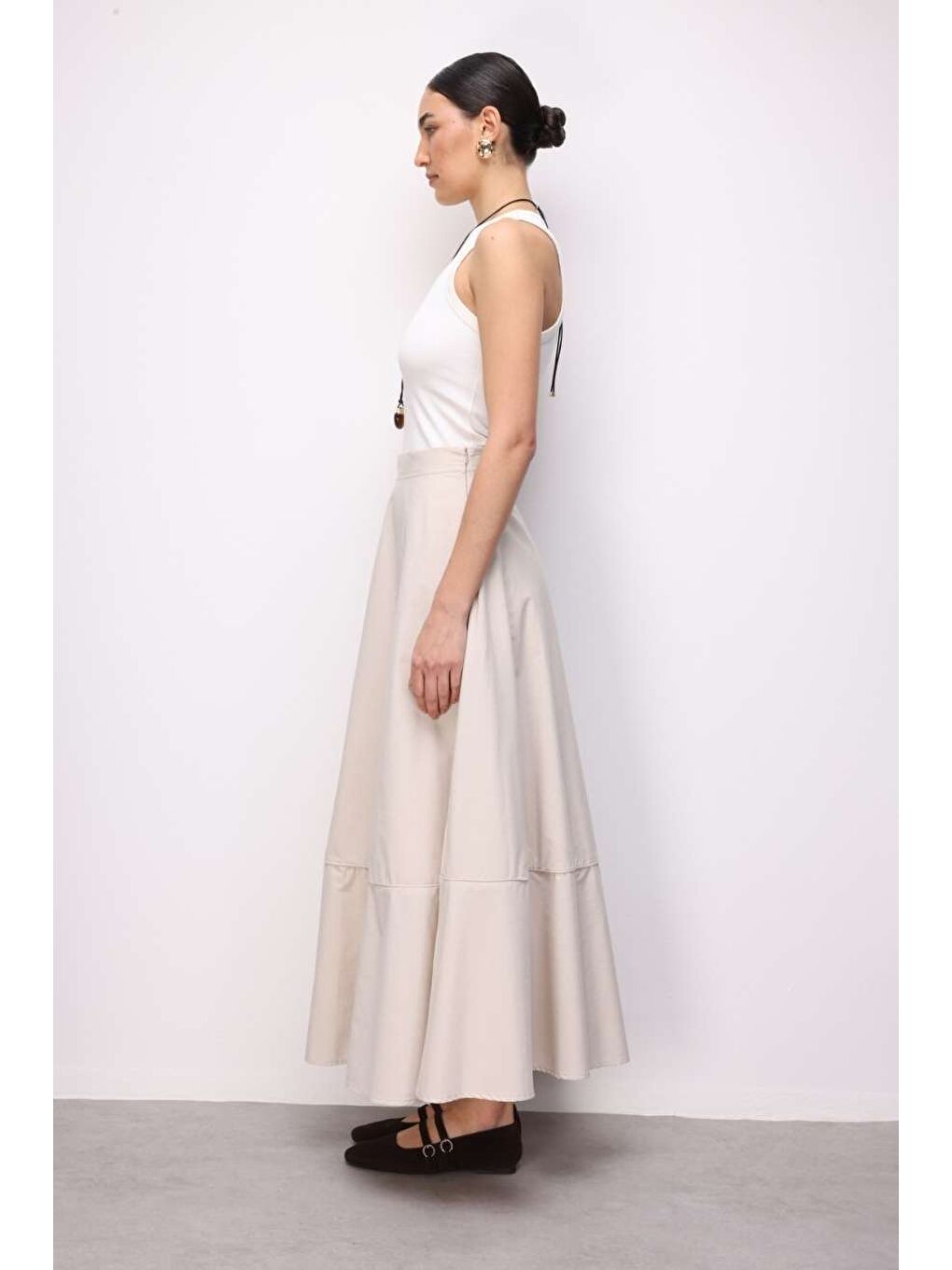 Pamuklu Evaze Volanlı Maksi Bej Rengi Etek-3