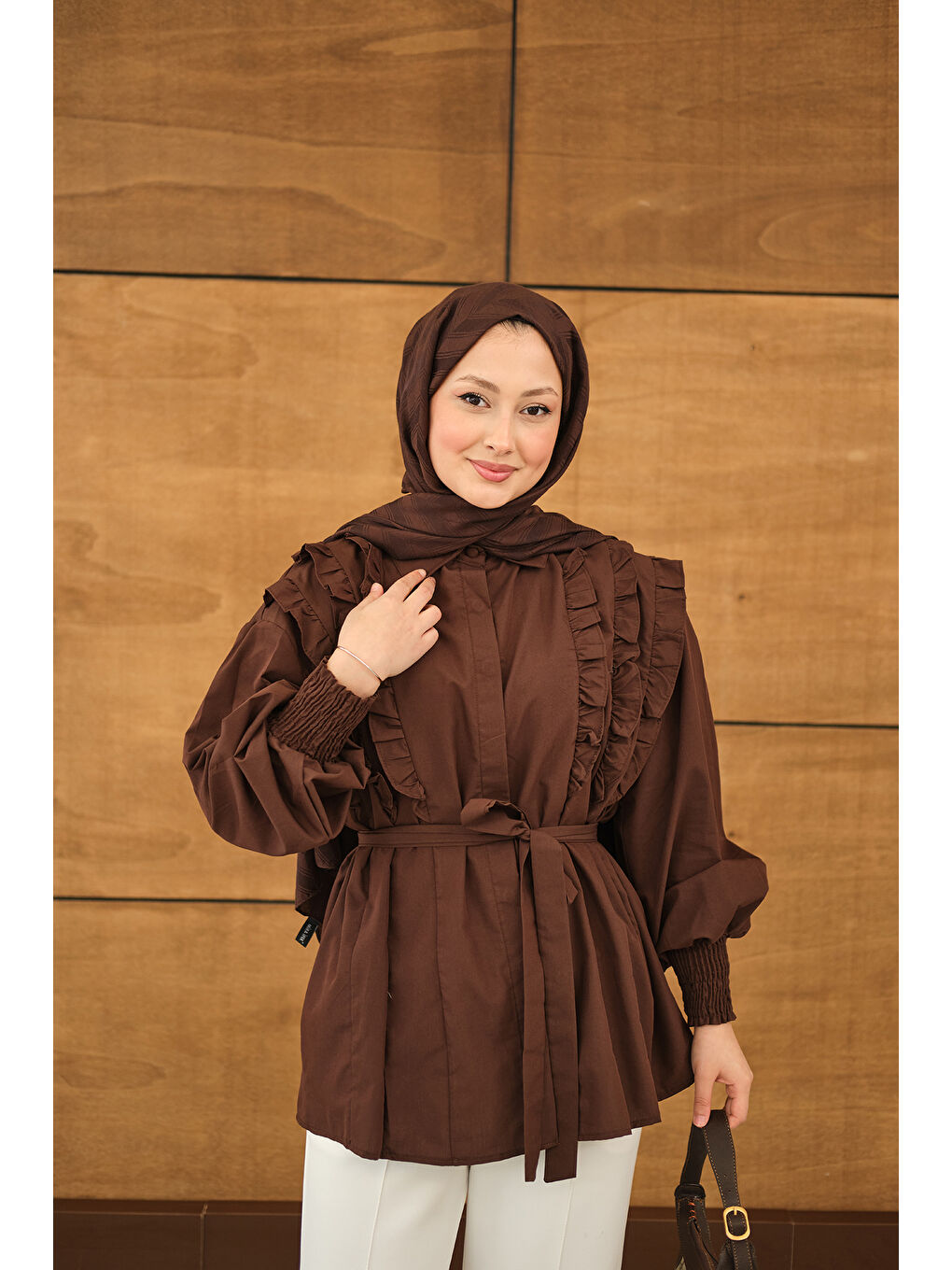 Kadın Fırfır Detaylı Gömlek Kahverengi-3