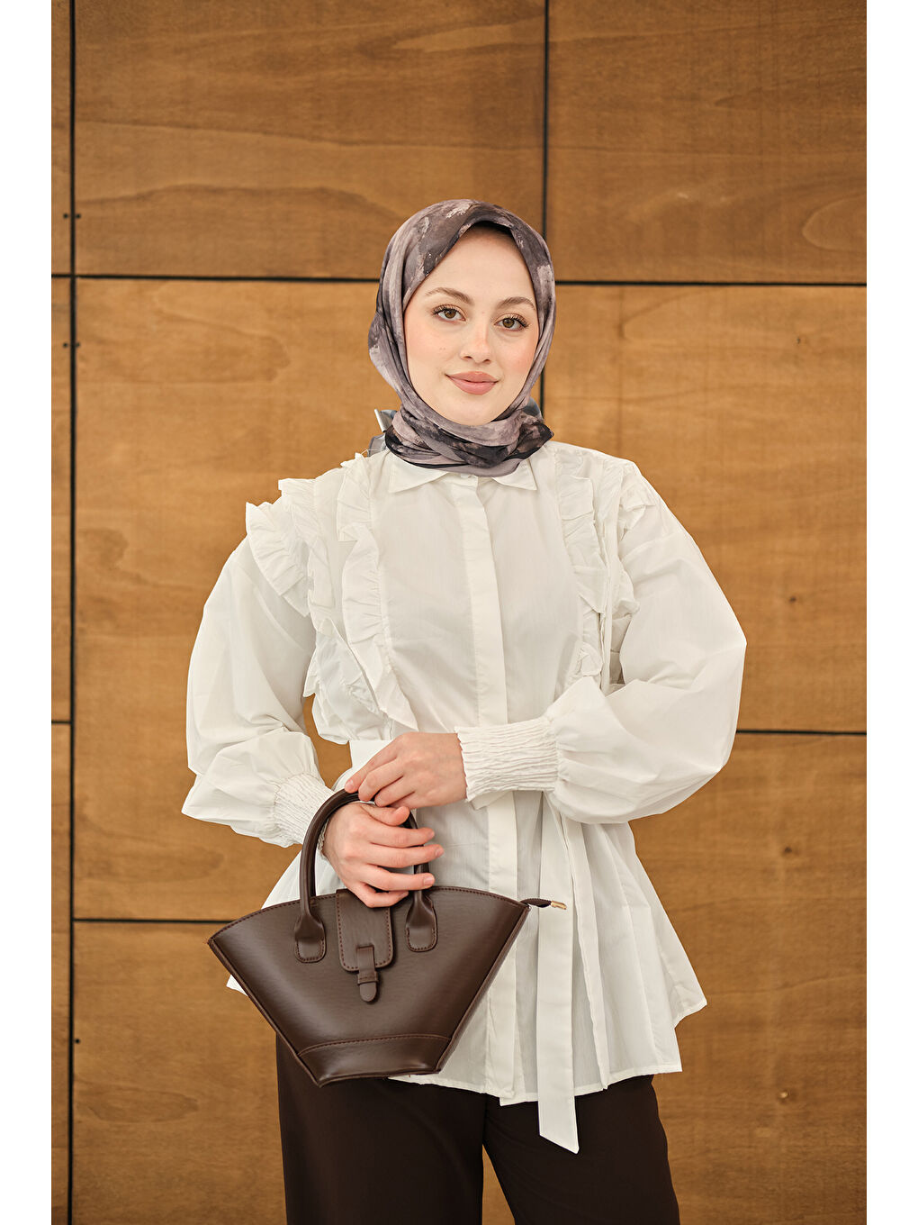 Kadın Fırfır Detaylı Gömlek Beyaz-4