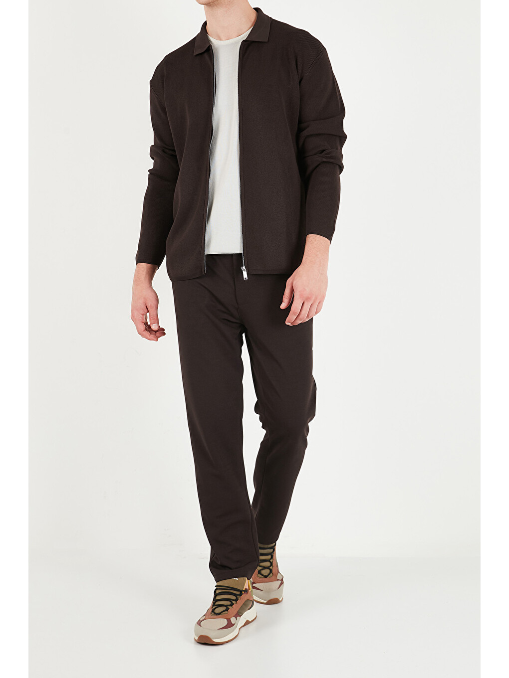 Kahverengi Regular Fit Düz Paça Bağlamalı Pantolon 6843700-4