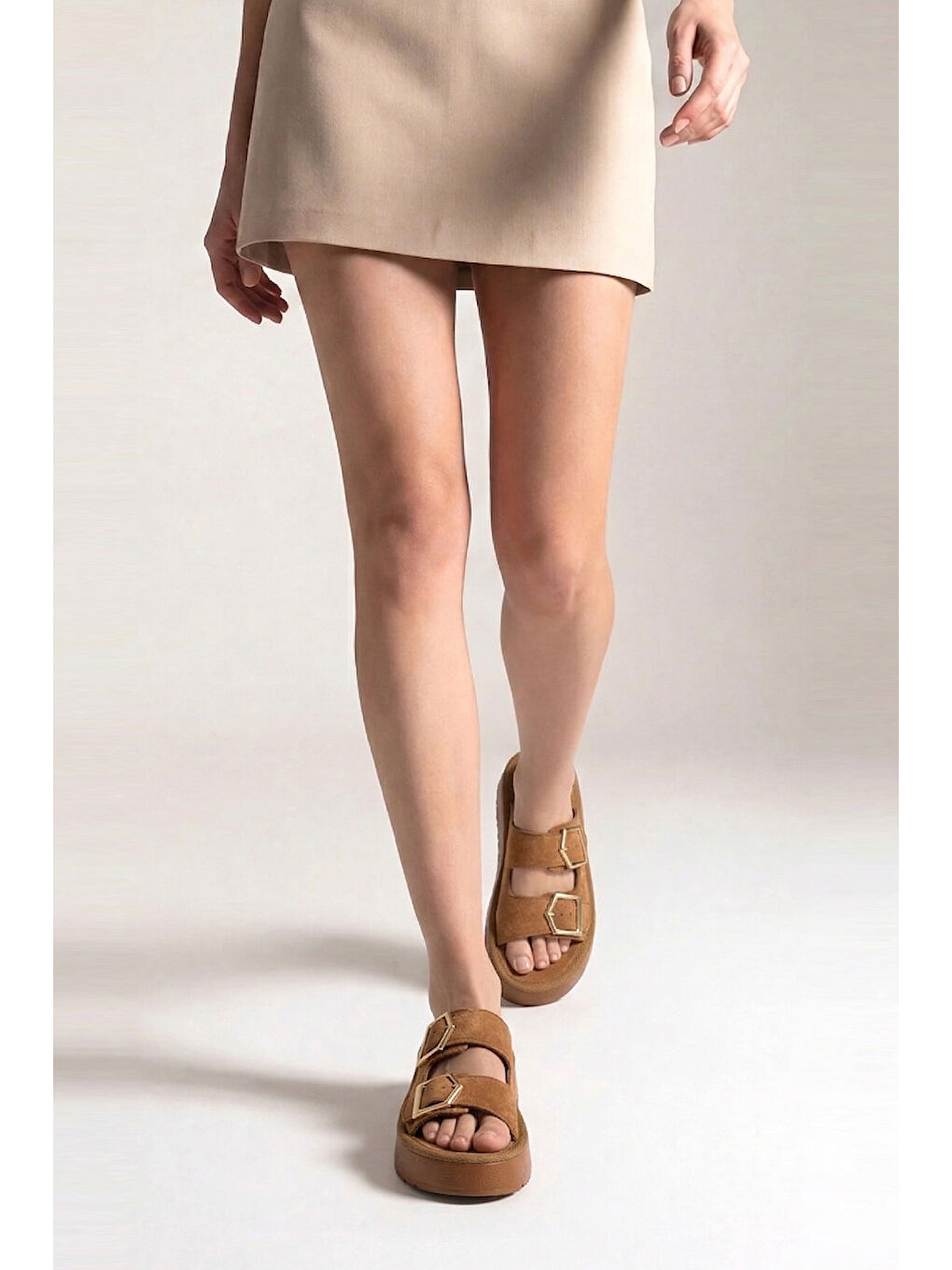 Kahverengi Kadın Taba Rahat Kalıp Yüksek Taban Tokalı Terlik-4