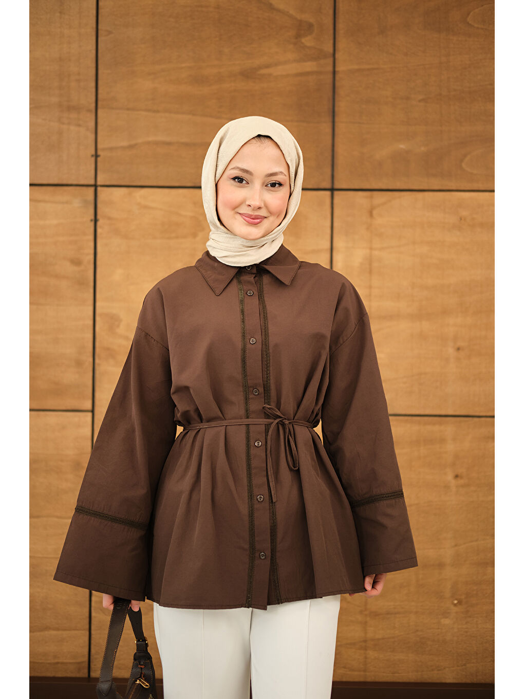 Kadın Dantel Detay Bel Bağlamalı Gömlek Kahverengi-1