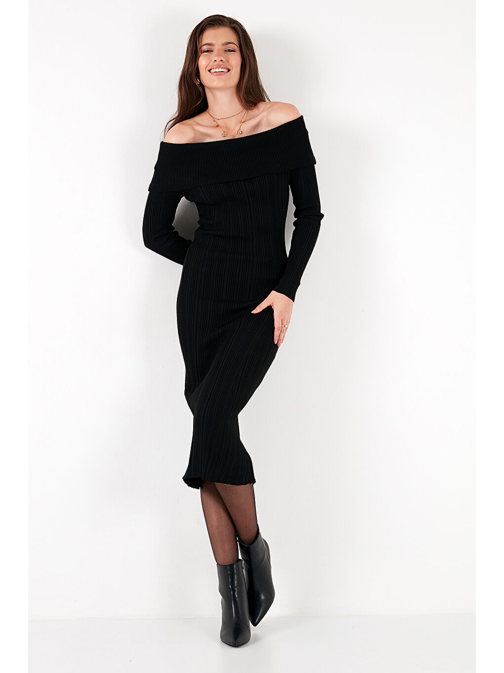 Siyah Premium Fitilli Carmen Yaka Slim Fit Midi Boy Triko Elbise 680EL00033-1