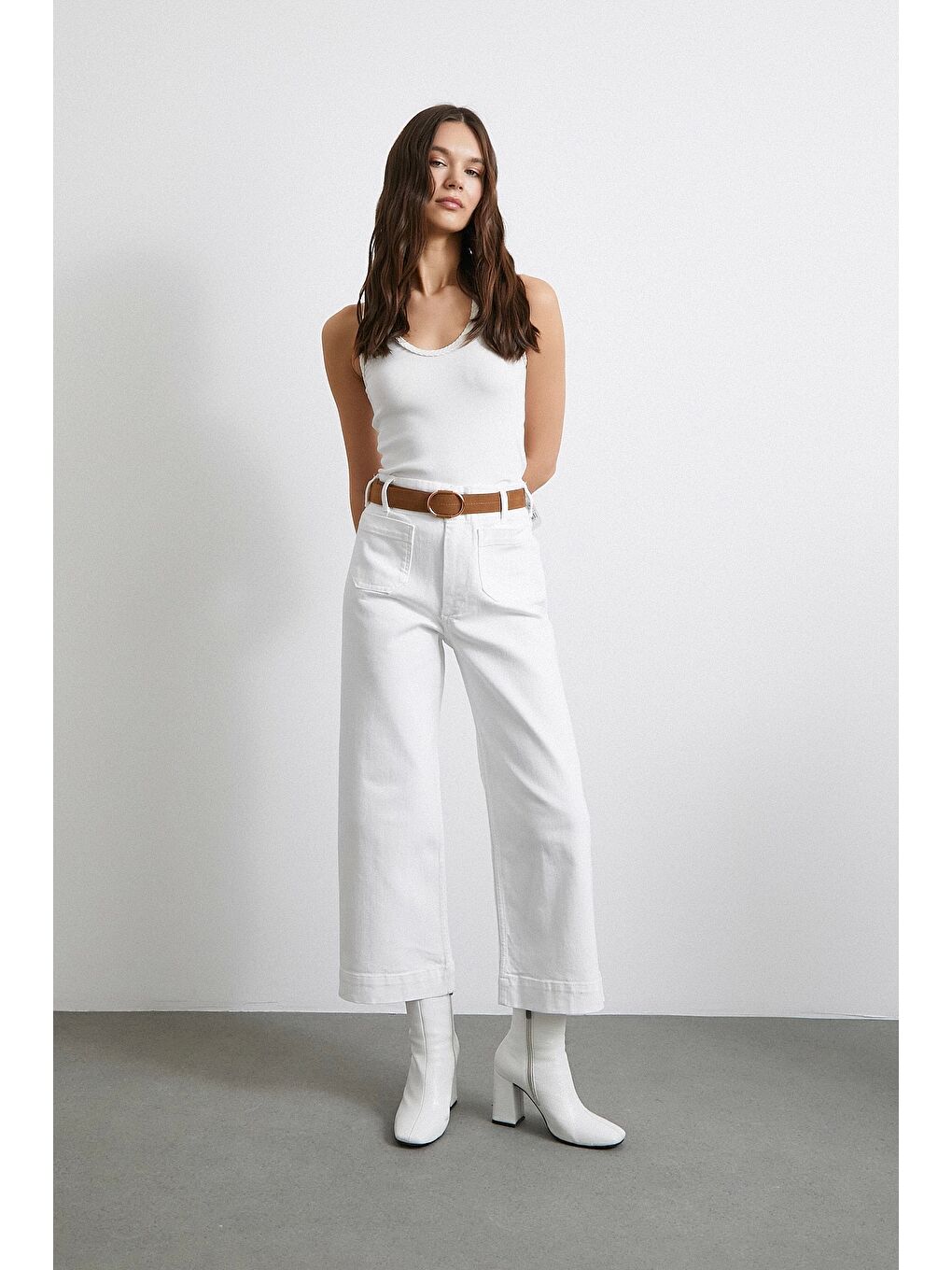 Never More Cep Ve Düğme Detaylı Wide Leg Jean Beyaz
