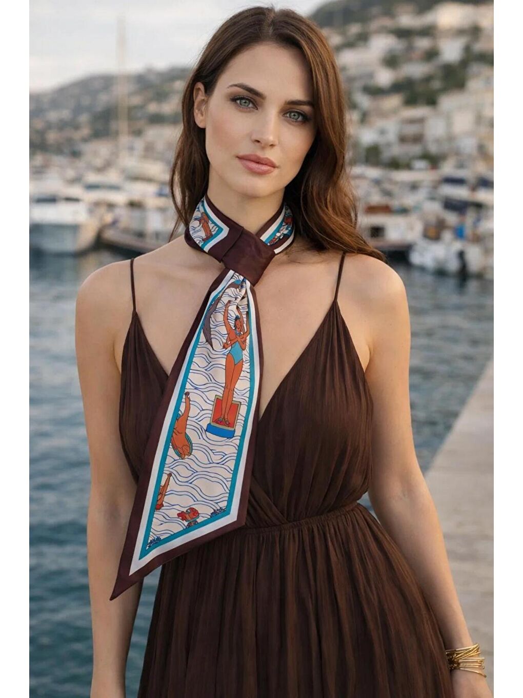 Gri Kadın Kahverengi Figürlü Sanatsal Desen Premium Boyun Fuları FLR1001 KAHVERENGI-1