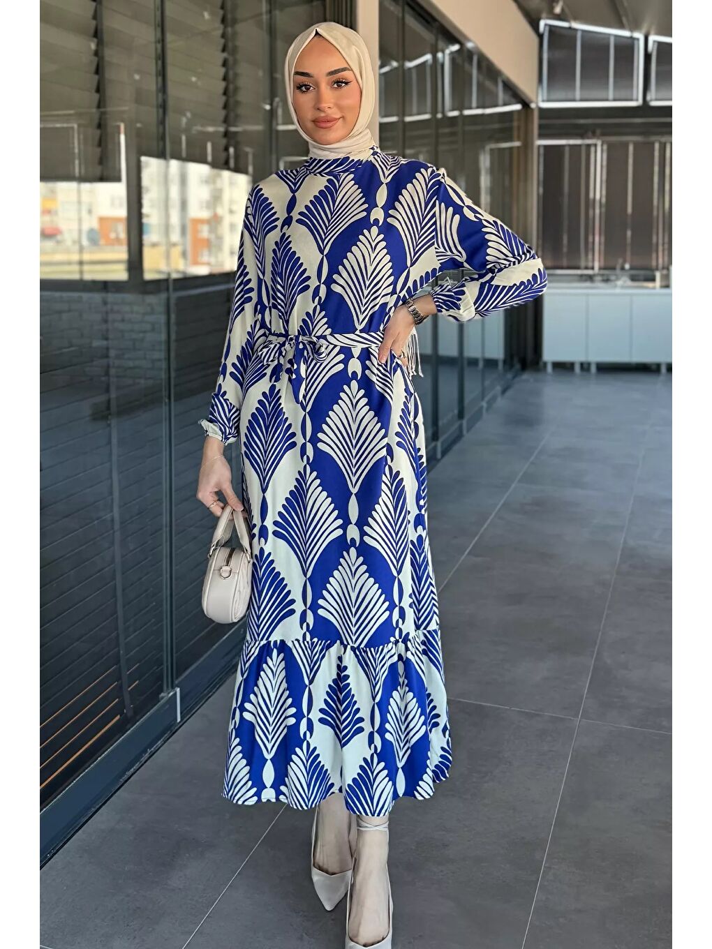 Mavi Desenli Bel Kuşaklı Tesettür Viskon Elbise