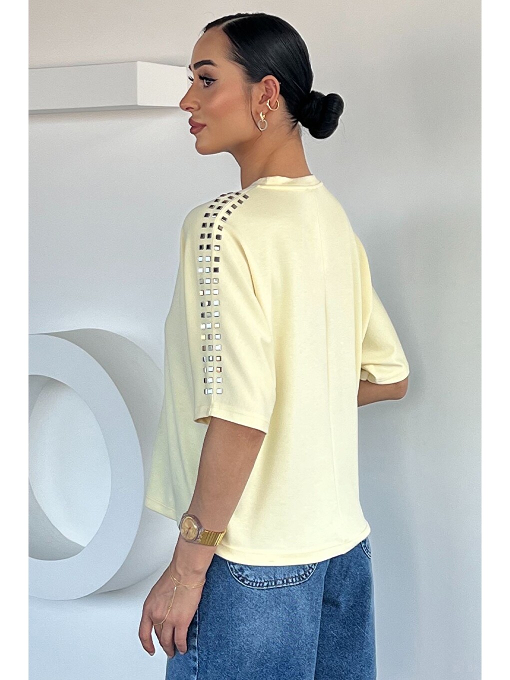 Sarı Kadın Omuzlar Metal Taşlı Oversize Bluz-3