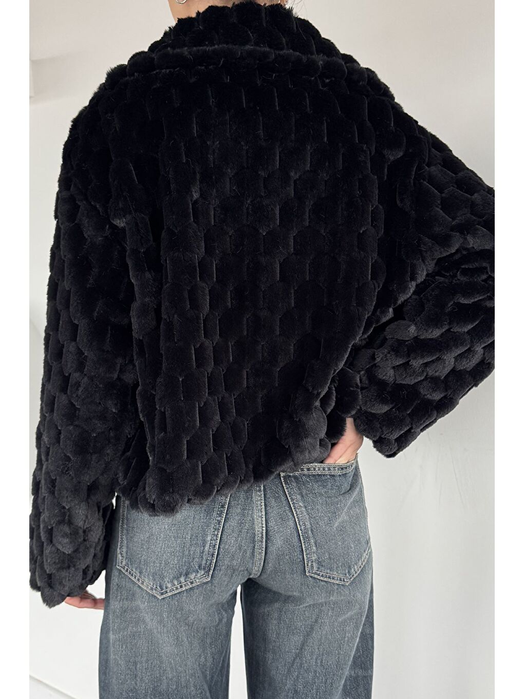 Siyah Kadın İç Astarlı Pelüş Mont-3