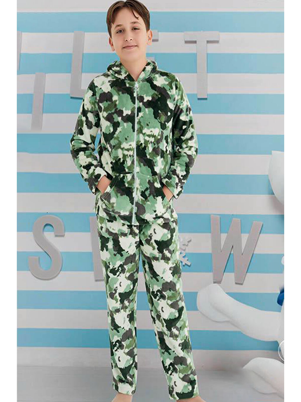 Erkek Genç Çocuk Kadife Kamuflaj Desen Pijama Takımı 240522 Yeşil-1