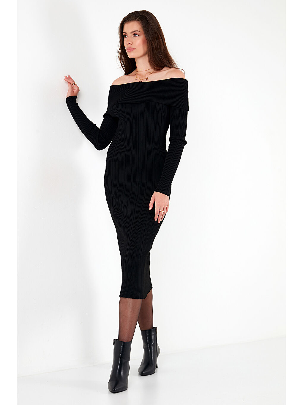 Siyah Premium Fitilli Carmen Yaka Slim Fit Midi Boy Triko Elbise 680EL00033-4