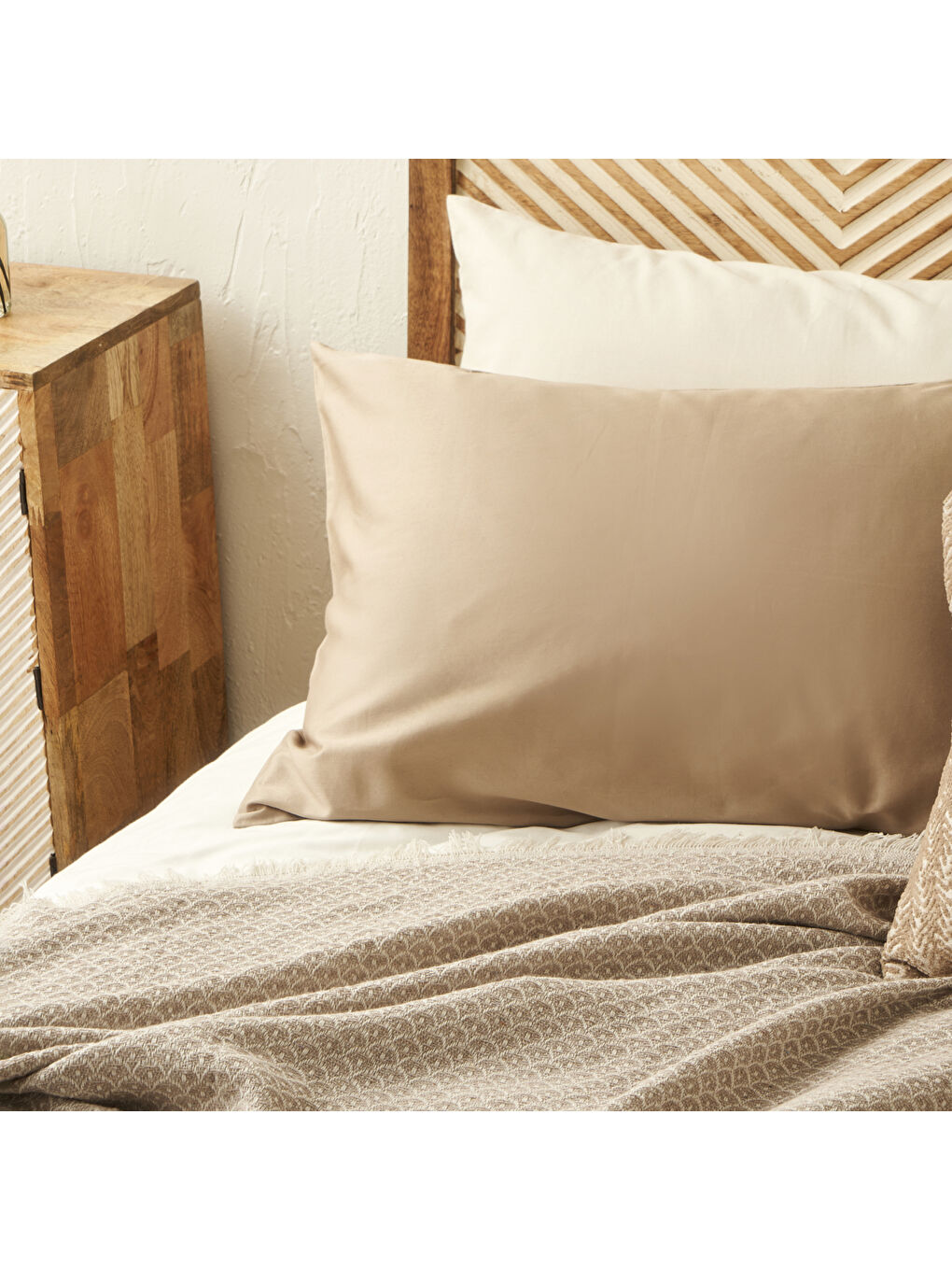 Aloha Pamuklu Çift Kişilik Yatak Örtüsü Bej (200x230 cm)-2