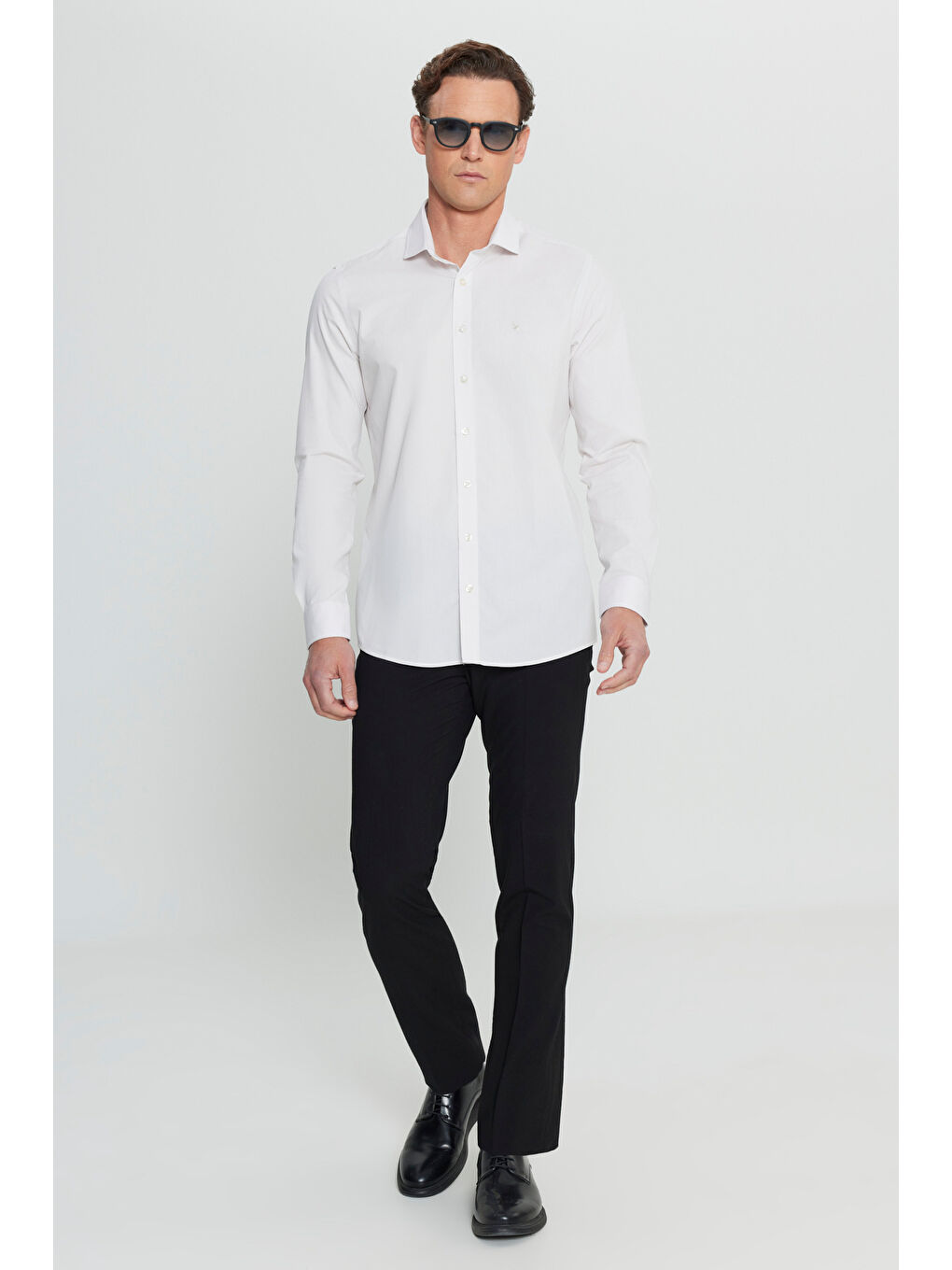 Erkek Bej Slim Fit Dar Kesim Küçük İtalyan Yaka Armürlü Gömlek-1