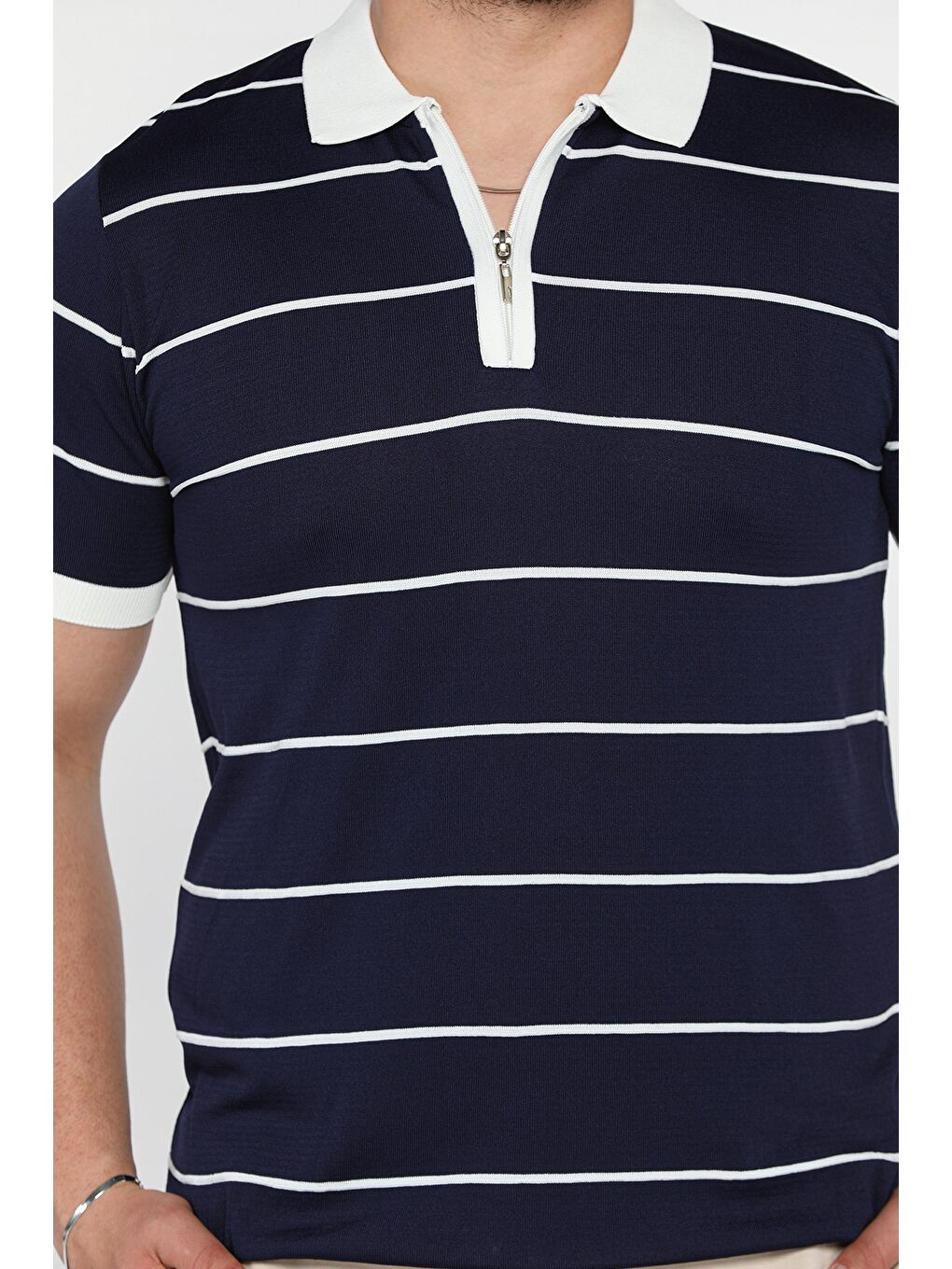 Lacivert Erkek Polo Yaka Yarım Fermuarlı Çizgi Desenli Triko Tişört-3