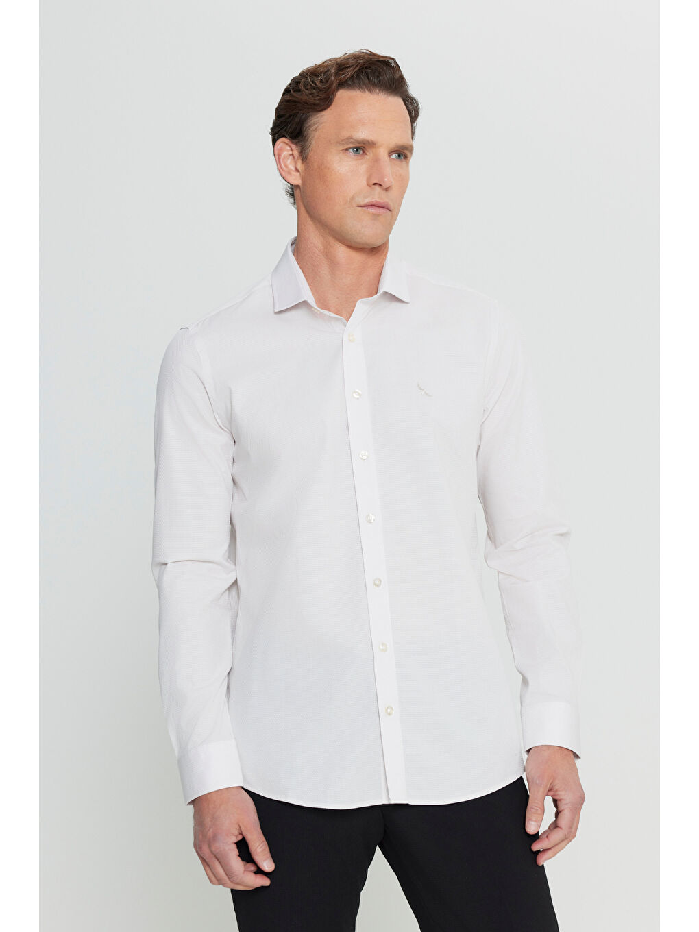 Erkek Bej Slim Fit Dar Kesim Küçük İtalyan Yaka Armürlü Gömlek-2