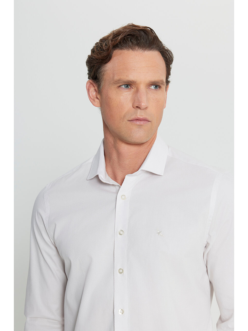 Erkek Bej Slim Fit Dar Kesim Küçük İtalyan Yaka Armürlü Gömlek-3