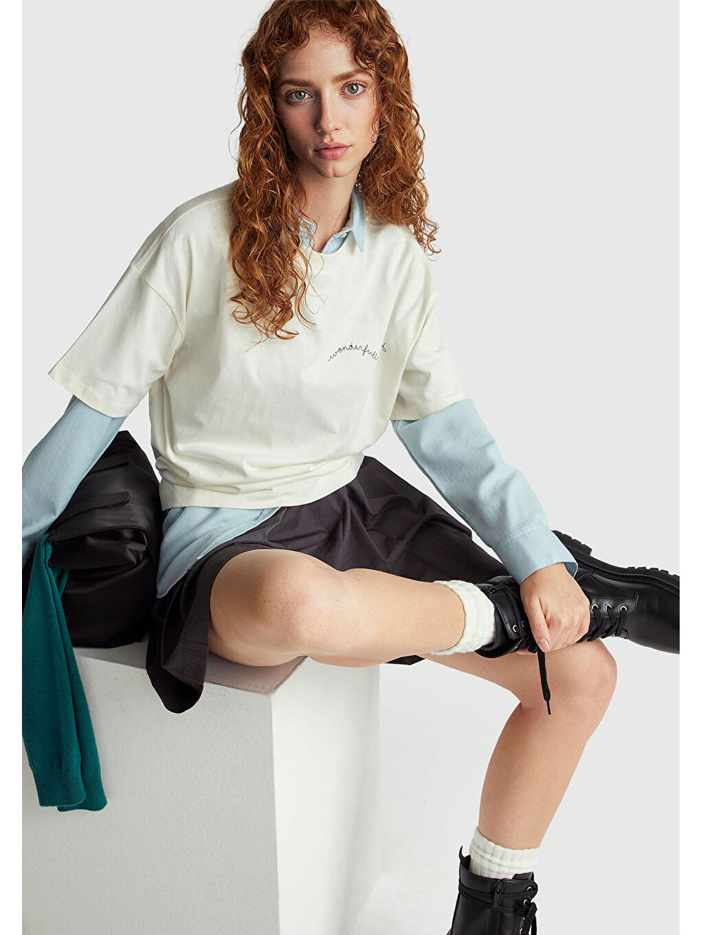 Ekru Kadın Krem %100 Pamuk Göğsü Yazı Baskılı Bisiklet Yaka T-Shirt-4