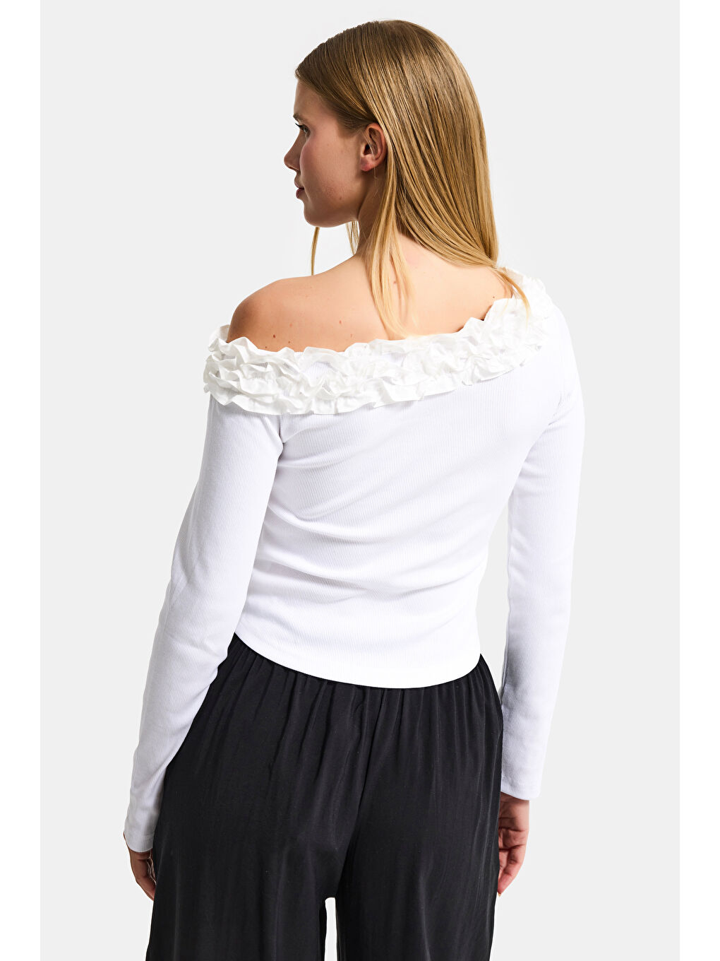 Kadın Beyaz w5 Organik Pamuk Kumaş Tek Kol ve Gül Detaylı Tasarım Bluz-1