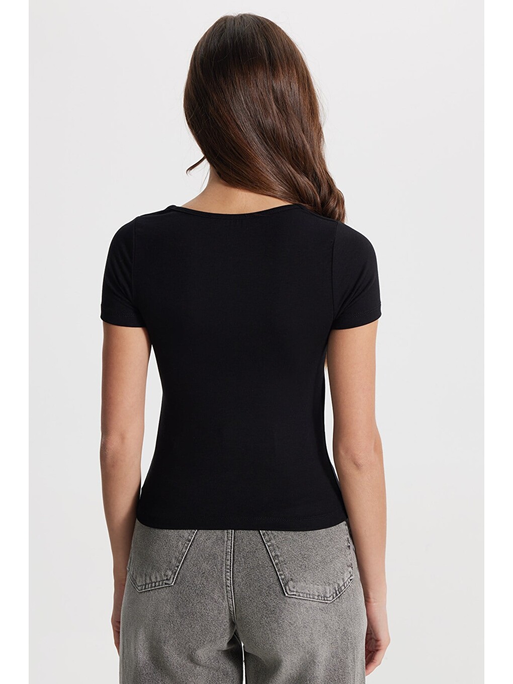 Kadın Slim Fit Dar Kesim Pamuklu Kare Yaka Kısa Kollu Siyah Tişört-5
