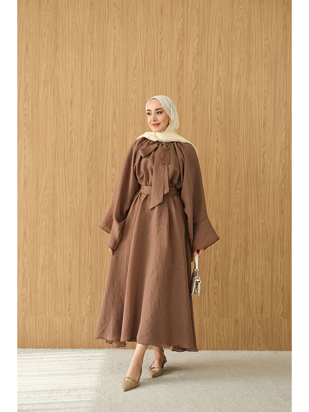 Kadın Tül Kumaş Boyun Bağlamalı Detaylı Bel Bağlamalı Elbise Kahverengi